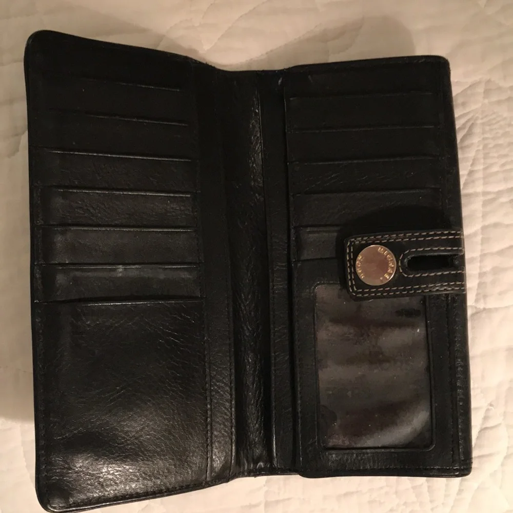 Michael Kors black leather deluxe wallet. Good used condition - Picture 3 of 15